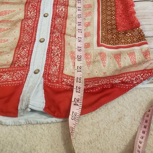 Lucky Brand Snap Button Top - Picture 11 of 12